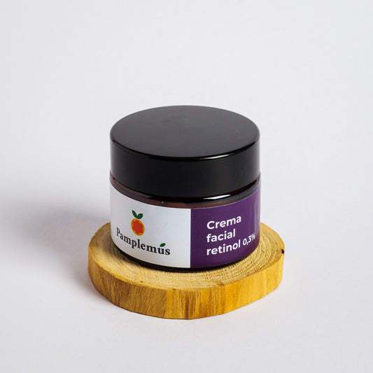 CREMA FACIAL CON RETINOL